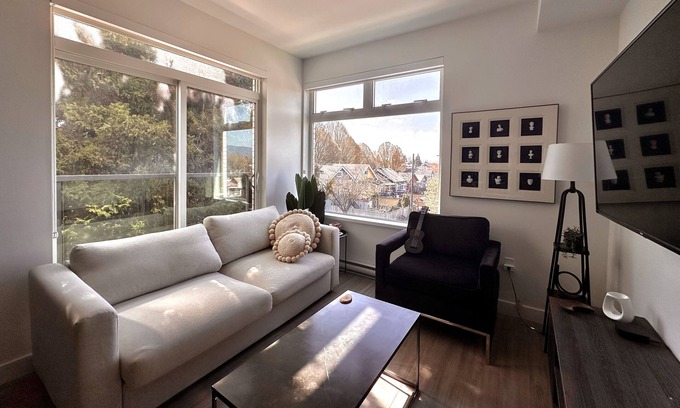Hastings Condo | Modern Condo in East Vancouver with Sunset Views - Above a Bakery!