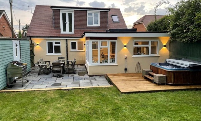 New Forest District Cottage | Modern cottage on edge of New Forest