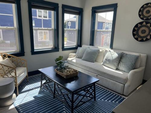 Charlevoix House | Modern Cottage Retreat