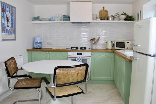 Weston-super-Mare Apartment | Modern Country Cottage Stay