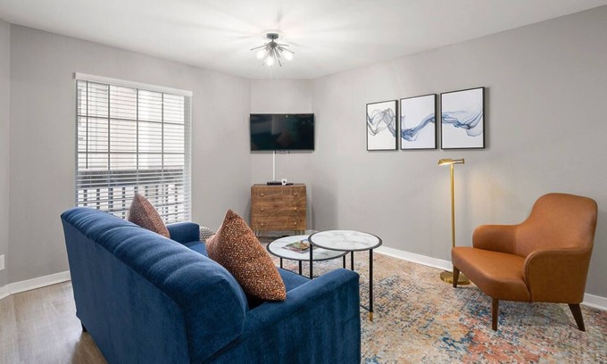Buckhead Village Condo | Modern & Cozy Centrally located Condo
