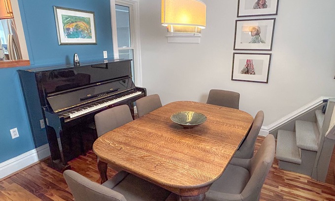Midtown Toronto House | Modern, cozy downtown home with everything you need.
