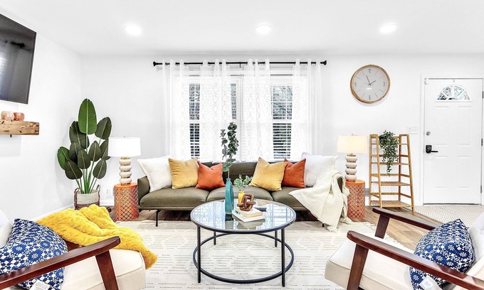 Belvedere Park House | Modern & Cozy Home mins to Decatur Sq & DT Atlanta