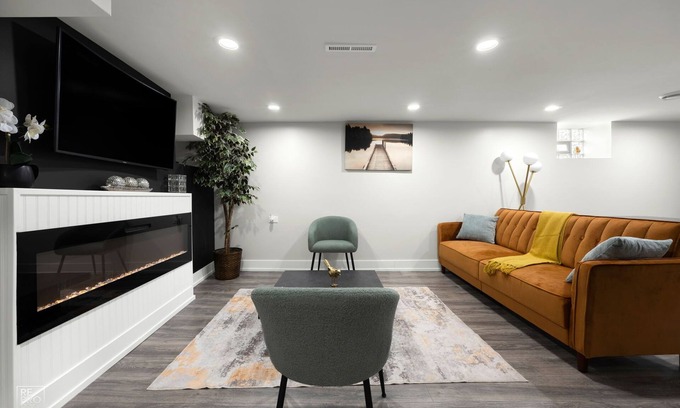 Chicago Apartment | Modern Cozy Luxurious Stay 13 mins to Downtown Chicago