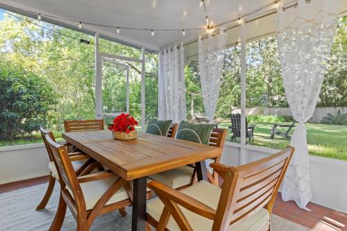 Tallahassee House | Modern & Cozy Midtown Charm Free Parking Fsu