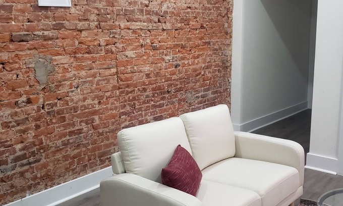Primos Secane Apartment | Modern Cozy1bedroom Apartment near Center City