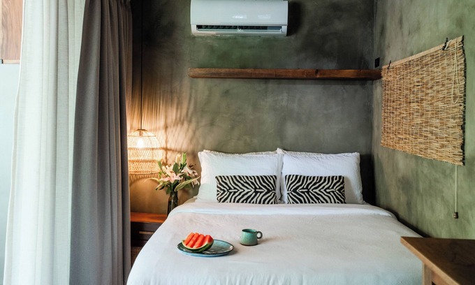 Santiago Villa | Modern Luxury Jungle Suite + Soak Tub, Near Beach