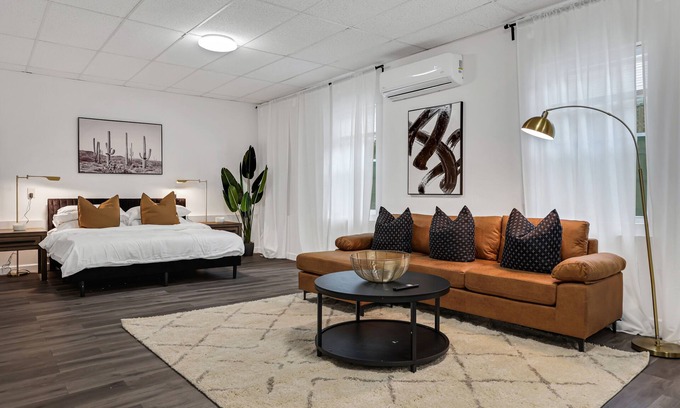 Belvedere Park Apartment | Modern Decatur Apartment