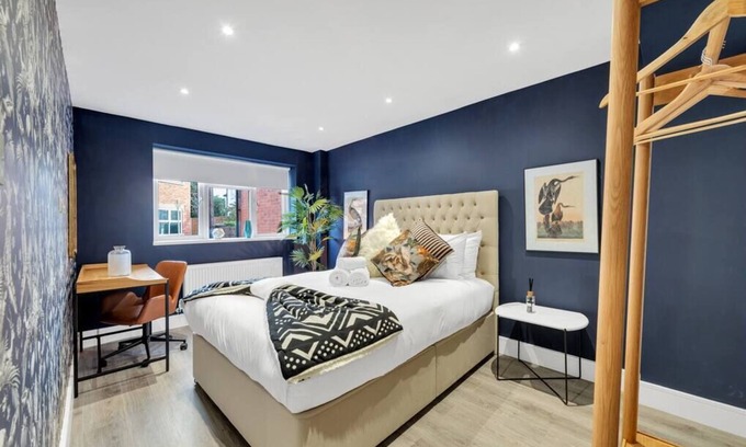 Ascot Apartment | Modern Deluxe 3 Bedroom Flat