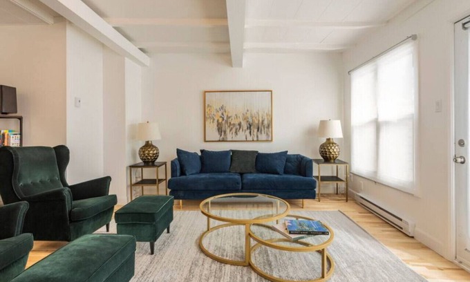 Maisonneuve Apartment | Modern Deluxe Style, Spacious Chic - Downtown MTL