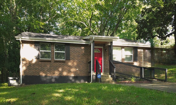 Clarksville House | Modern design and cozy charm 2-bedroom, 1 bath, in Downtown Clarksville.