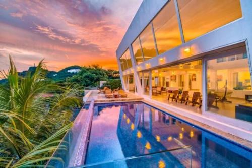 San Juan del Sur Villa | Modern Design Beach House - 5 lg Bed, Gated w Pool