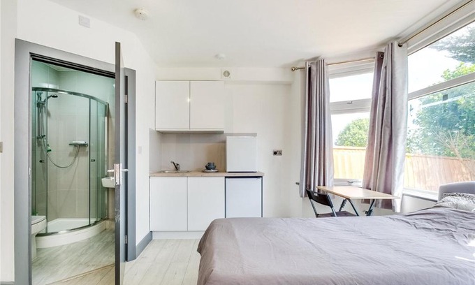 Dollis Hill Apartment | Modern Designer Studio Flat London