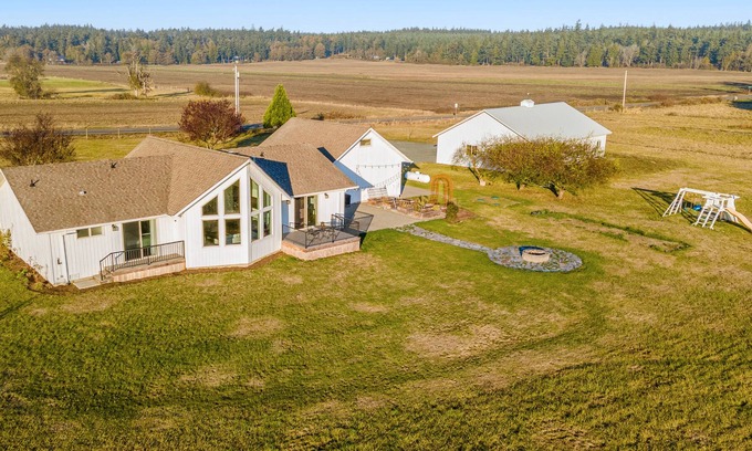 Coupeville House | Modern, dog-friendly home with sweeping views, deck, firepit, & gas fireplace