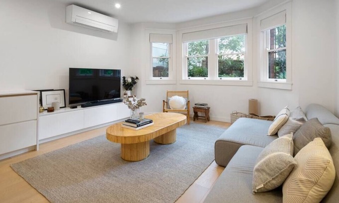 Double Bay Apartment | Modern Double Bay Apartment - 2min Walk To Beach