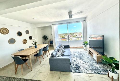 Jacinto Pat Apartment | Modern, Downtown Apartment, 2BR, 2BTH, with pool
