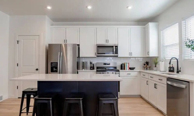 Utah County House | Modern Eagle Mountain Townhome