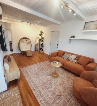 Grant Hill House | Modern Eclectic 2BR Near Petco, Balboa Park & Zoo