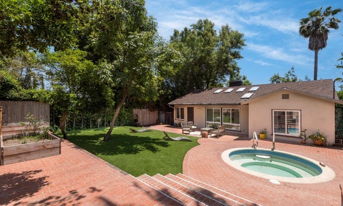 Hollywood Hills West House | Modern Elegance 3BR House with Sparkling Jacuzzi!