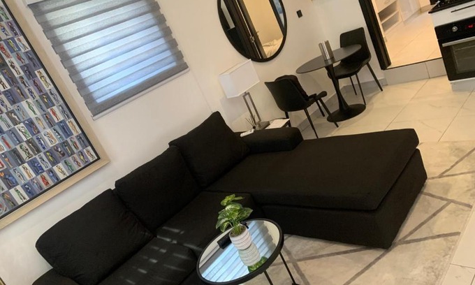 Accra Apartment | Modern Elegant yet Economic One Bedroom Get away Near Airport