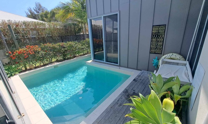 Birtinya House | Modern Family Friendly Home with Pool!