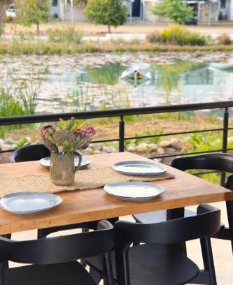 Cape Winelands House | Modern Family Golf Lodge in Winelands Paradise