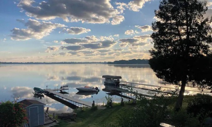 Wind Lake House | Modern Family Lake Home
