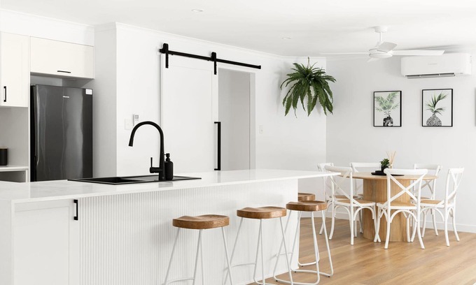 Yaroomba House | Modern Family Living +Nature +Pool +Pets