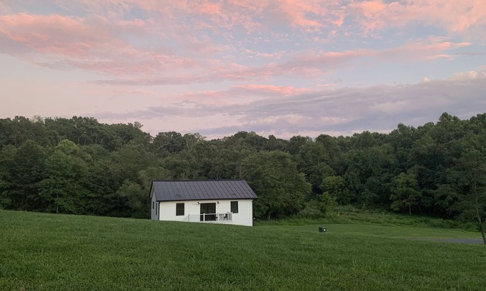 Leesburg Cottage | Modern Farmhouse Getaway