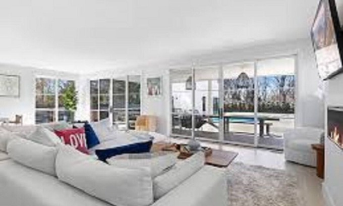 Bridgehampton House | Modern FarmHouse 8BR large pool Bridgehampton Wineries Ocean Restaurants near by