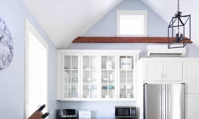 Portsmouth House | Modern Farmhouse with Large Yard