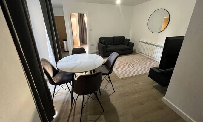 Stockwell Apartment | Modern Flat in Prime Location