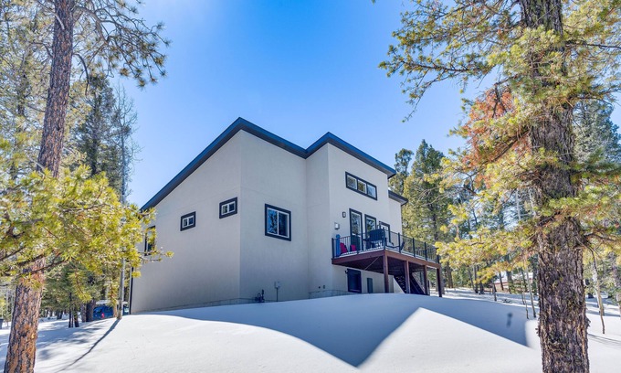 Florissant House | Modern Florissant Mountain Retreat w/Deck & Grill