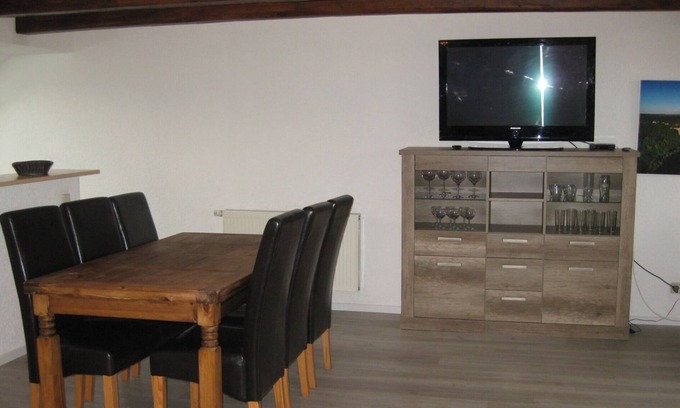 Plauen Apartment | Modern furnished and spacious apartment in Stadtzenrum Plauens