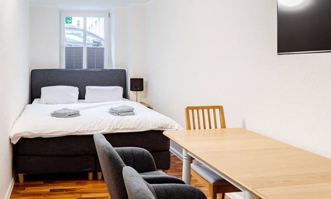Steintor-Vorstadt Apartment | Modern furnished apartment for 4 persons directly at Rostock main station.