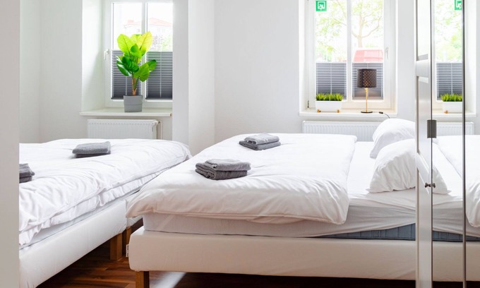 Steintor-Vorstadt Apartment | Modern furnished apartment for 4 persons directly at Rostock main station.