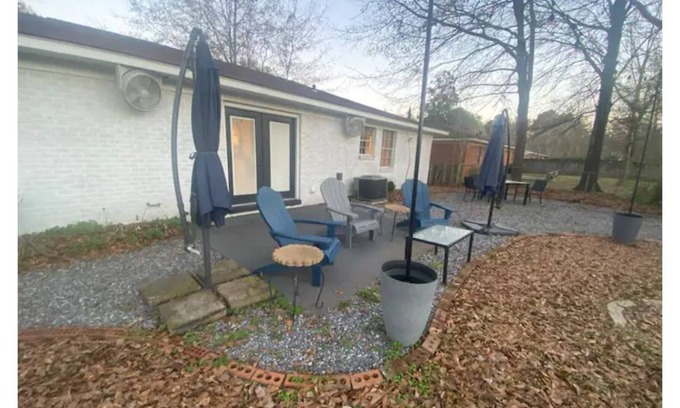 Hattiesburg House | Modern Gem Getaway