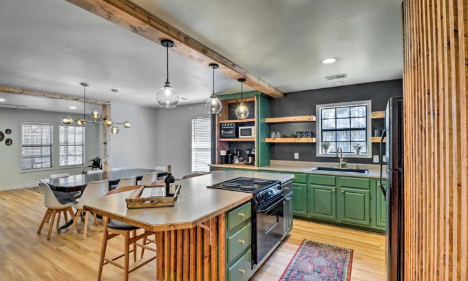 Higden House | Modern Greers Ferry Escape with Deck and Fire Pit