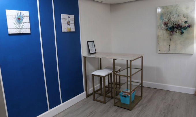 Concord Apartment | Modern Guest Suite w/ Full Kitchen & Private Patio