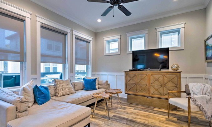 Gulf Shores Cabin | Modern Gulf Shores Cottage w/ Pool & Beach Access!
