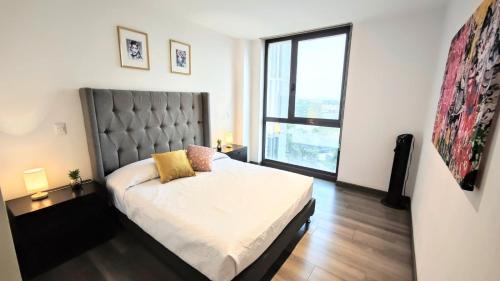 Anahuac Apartment | Modern Hi-rise With Indoor Pool & Hot Tub
