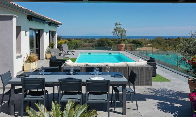 Taglio-Isolaccio House | Modern, high-quality furnished apartment for the family or a group of friends.