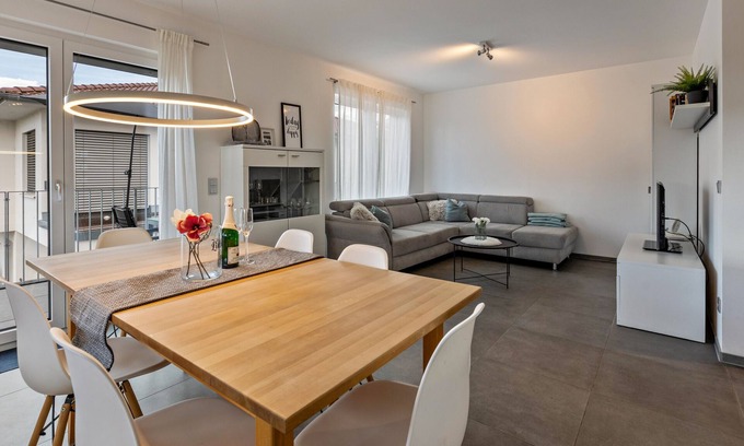 Hilzingen Apartment | Modern Holiday Apartment "Schmuckstück" with Mountain View