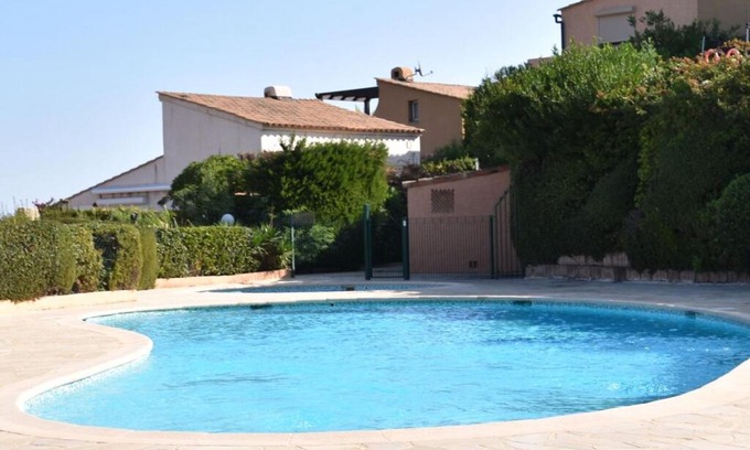 Theoule-sur-Mer House | Modern Holiday Home in Th oule sur Mer With Swimming Pool