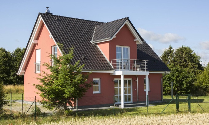 Vierow House | Modern holiday house m. free Wifi, fireplace, barbecue, washing machine, large garden