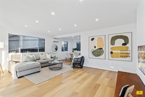 Brisbane House | Modern Holland Park Home with Easy City Access