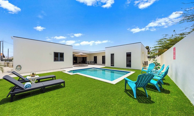 Koyari House | Modern Home *5 minutes to Eagle Beach*