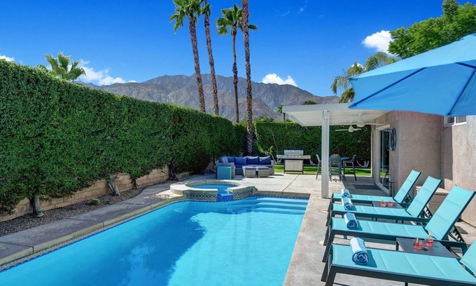Vista Norte House | Modern Home Near Downtown Palm Springs Private Backyard with Pool Hot Tub