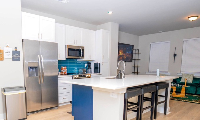 Sheffield Park Hotel | Modern Home near Plaza Midwood