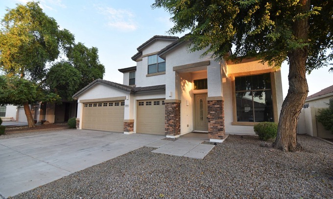 Rovey Farm Estates House | Modern home with pool, Walk to State Farm Stadium! Over 3k sq ft!